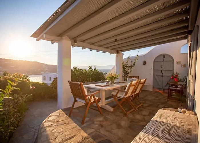 Cosy Boheme Retreat With Sea Views *